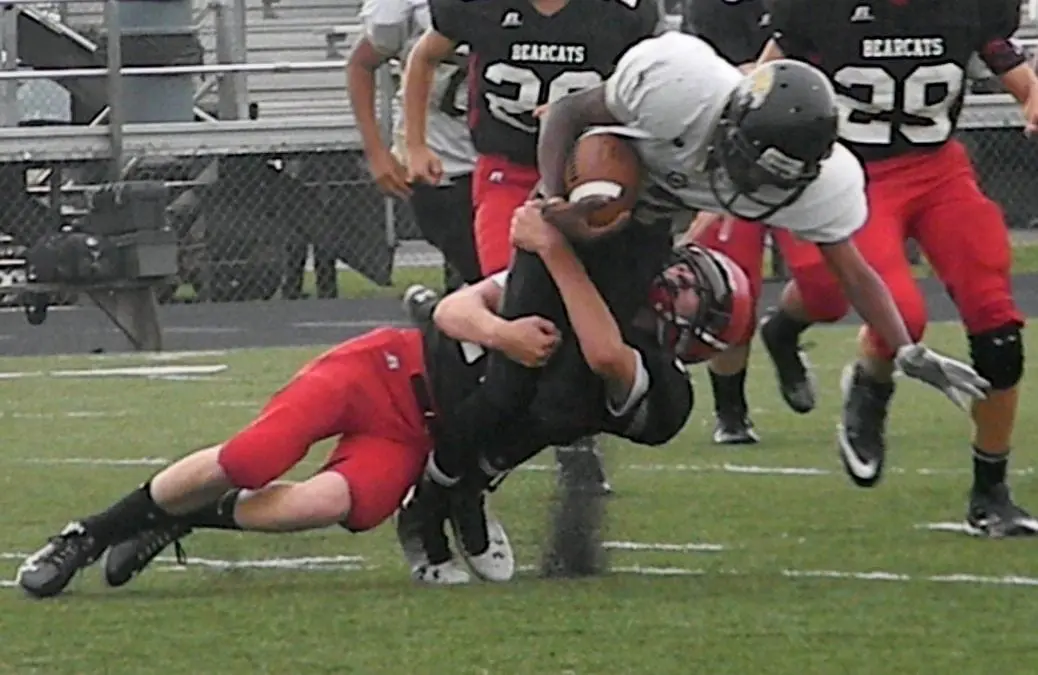 Bearcats Effort Falls Short In Opener • Mena 21, DeQueen 25